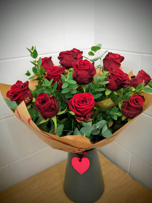 12 Rose bouquet available in Red, Pink, White, Yellow