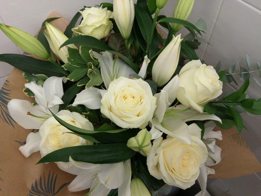 Rose & Lily bouquet - available in white or pink